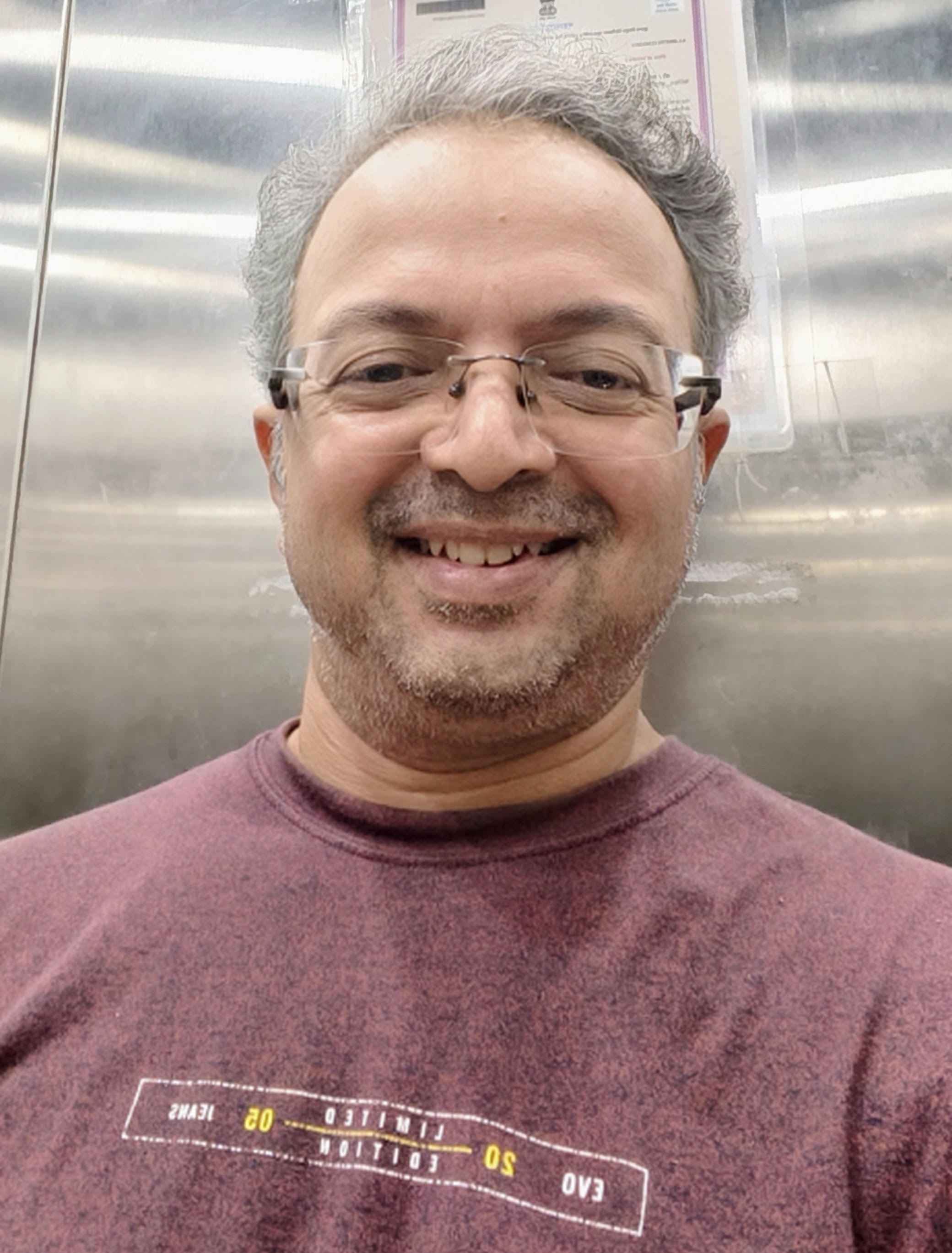 निखिलेश चित्रे